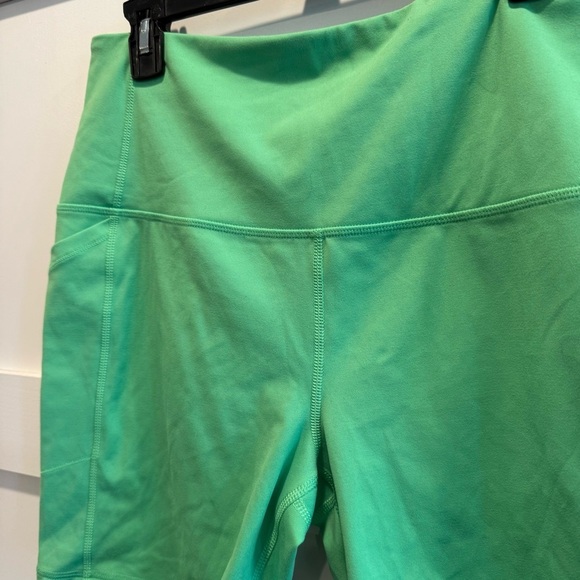 DSG Women's Vibrant Green Bike Shorts - Picture 2 of 6